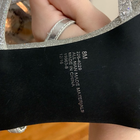 I. Miller Silver Heels 🍷 - Picture 4 of 4